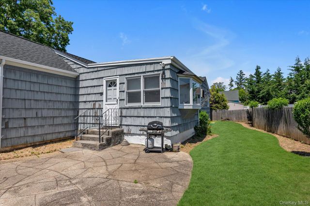 668 Mead Terrace, South Hempstead, NY 11550