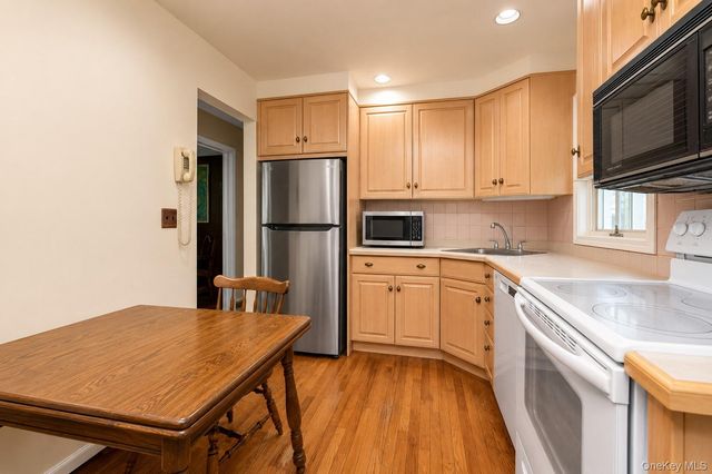 668 Mead Terrace, South Hempstead, NY 11550