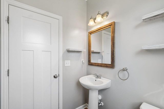 594 Eisen Drive, Blacklick, OH 43004