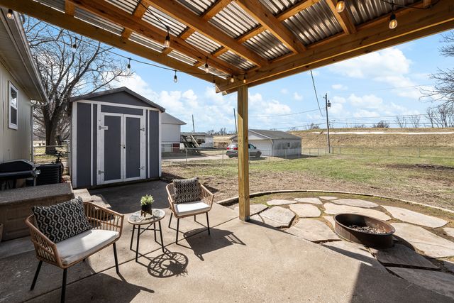 214 8th Street E, Milan, IL 61264