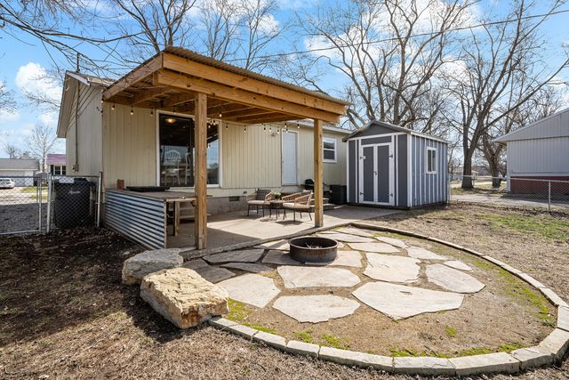 214 8th Street E, Milan, IL 61264