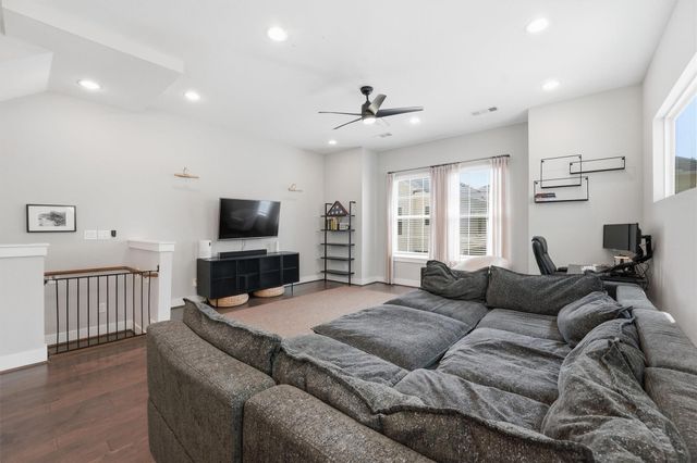 2057 Sherwood Forest Street, Houston, TX 77043