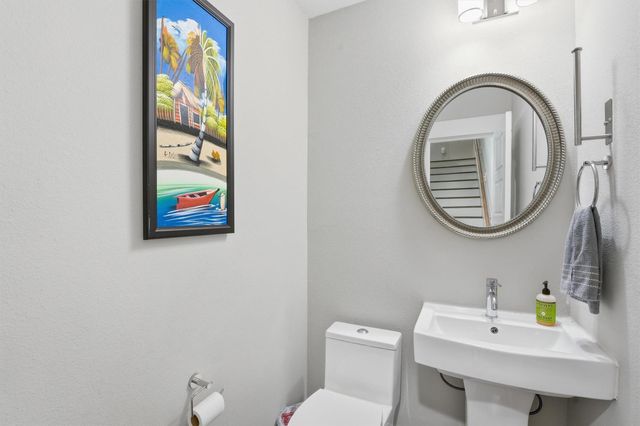 2057 Sherwood Forest Street, Houston, TX 77043