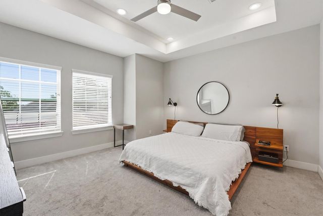 2057 Sherwood Forest Street, Houston, TX 77043