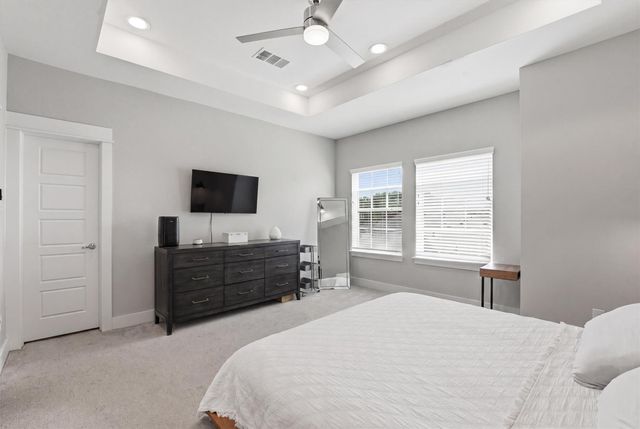 2057 Sherwood Forest Street, Houston, TX 77043