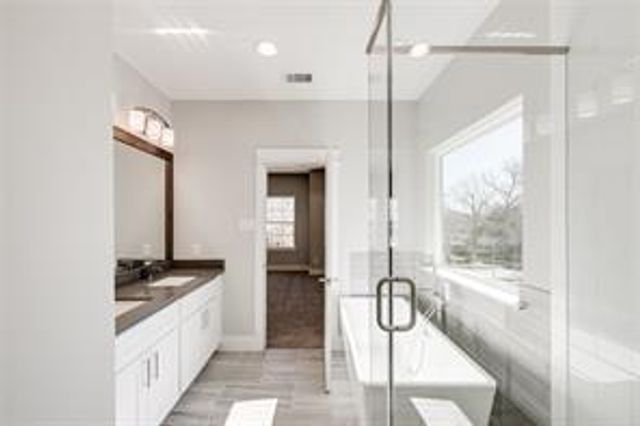 2057 Sherwood Forest Street, Houston, TX 77043