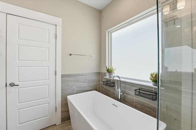 2057 Sherwood Forest Street, Houston, TX 77043
