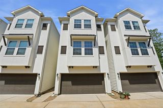 2057 Sherwood Forest Street, Houston, TX 77043
