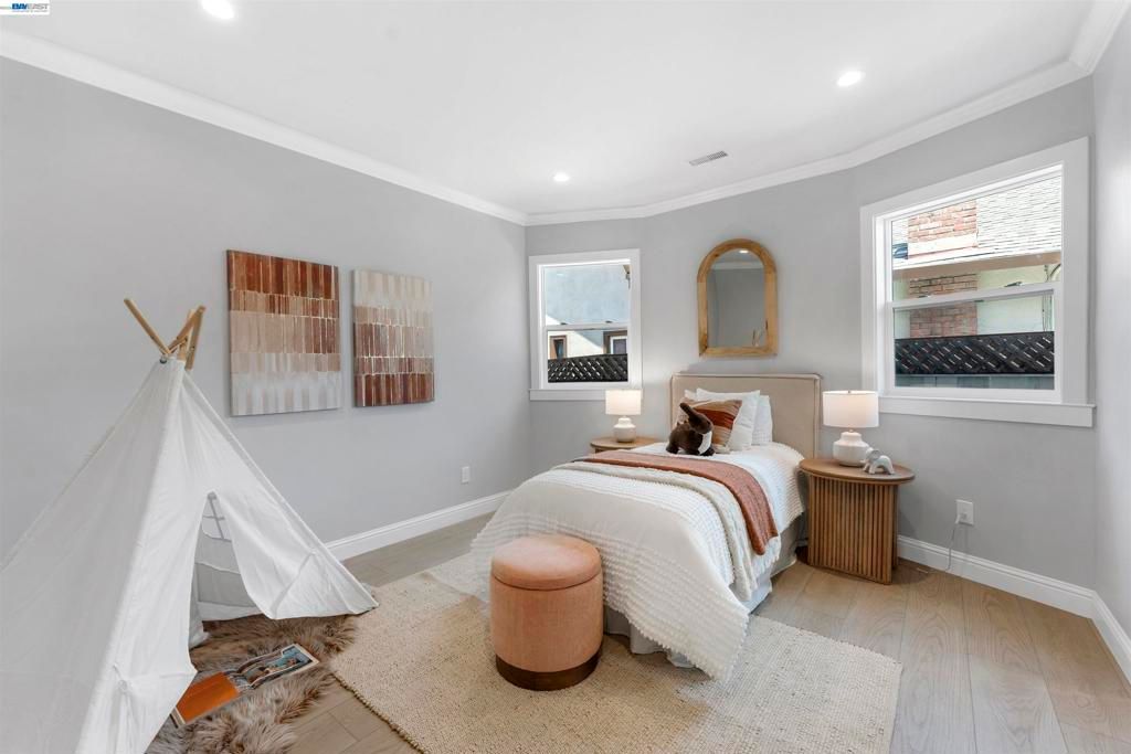 Image 12 of property listing at 507 Monte Diablo Ave, San Mateo, CA 94401