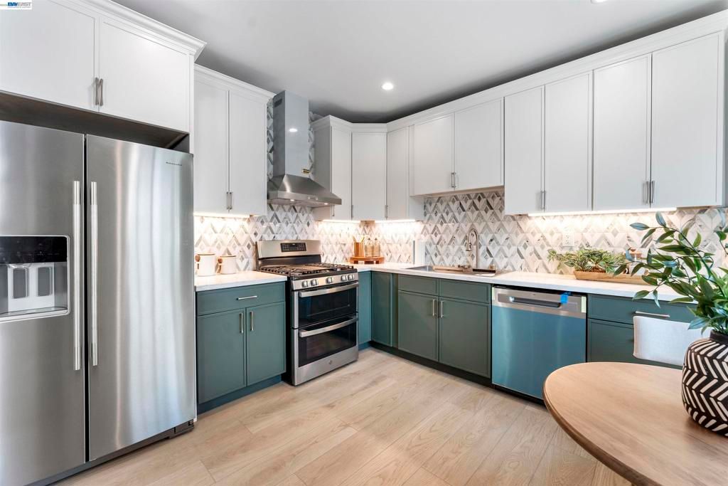 Image 5 of property listing at 507 Monte Diablo Ave, San Mateo, CA 94401
