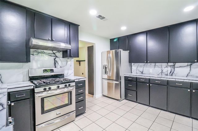 312 Mcmillan Street, Conroe, TX 77301