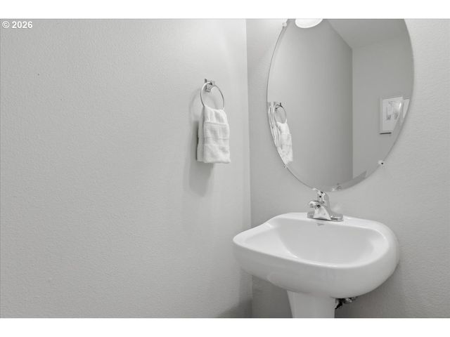 2711 ROSSITER Ln, Vancouver, WA 98661