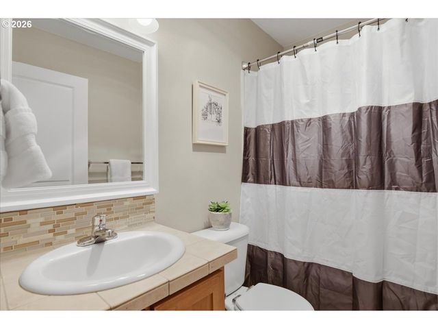 2711 ROSSITER Ln, Vancouver, WA 98661