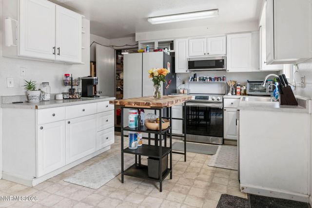 196 Six Mile Canyon Road, Dayton, NV 89403