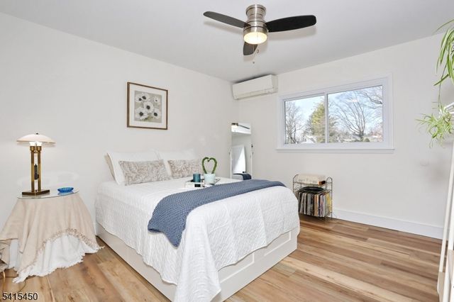 131 Lakeside Blvd, Oakland Boro, NJ 07436