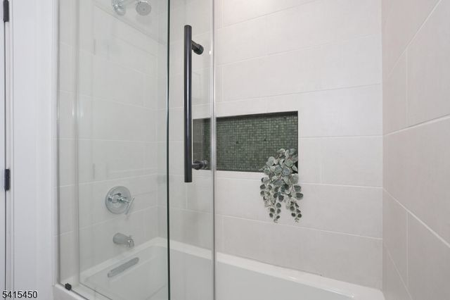 131 Lakeside Blvd, Oakland Boro, NJ 07436