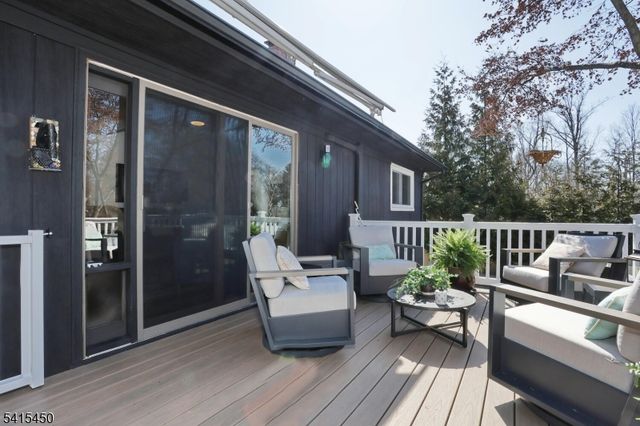 131 Lakeside Blvd, Oakland Boro, NJ 07436