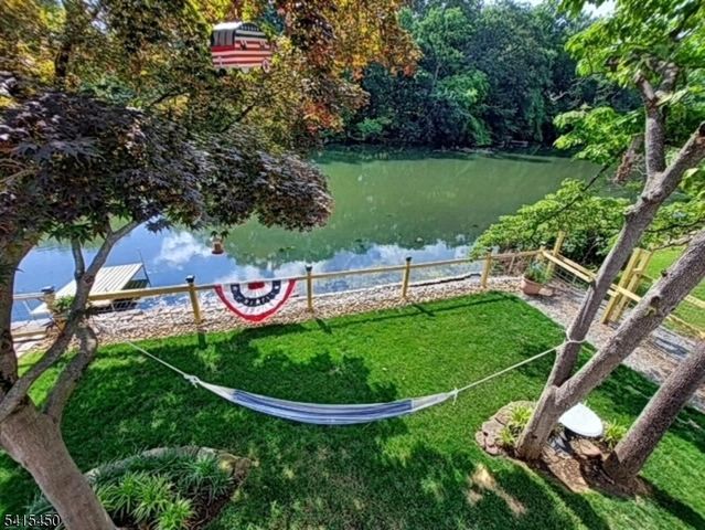 131 Lakeside Blvd, Oakland Boro, NJ 07436