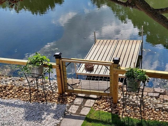 131 Lakeside Blvd, Oakland Boro, NJ 07436