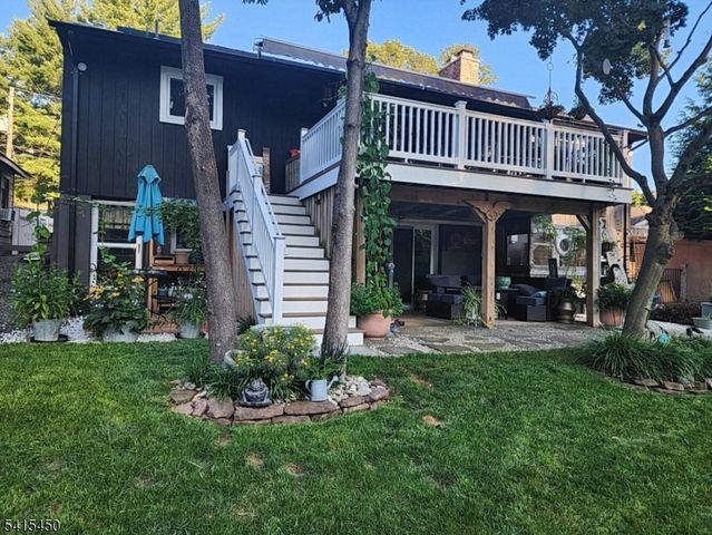 131 Lakeside Blvd, Oakland Boro, NJ 07436