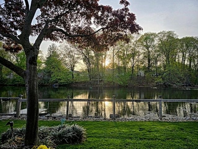 131 Lakeside Blvd, Oakland Boro, NJ 07436