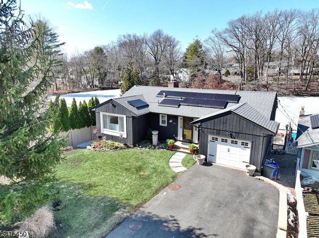 131 Lakeside Blvd, Oakland Boro, NJ 07436