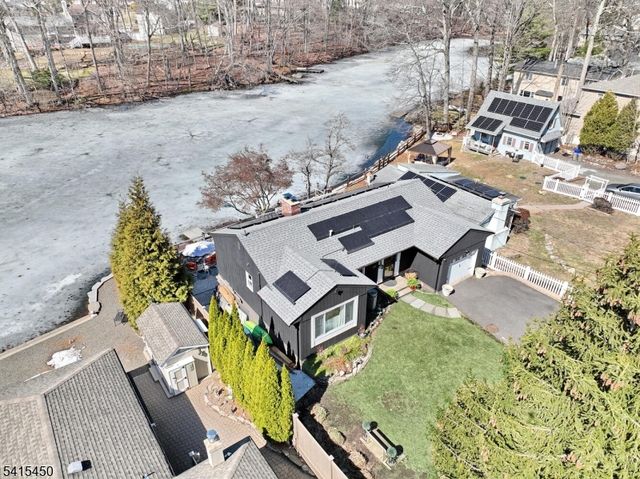 131 Lakeside Blvd, Oakland Boro, NJ 07436