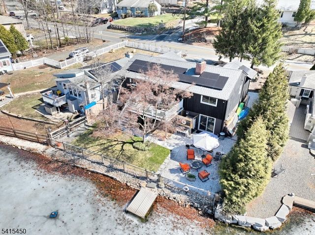 131 Lakeside Blvd, Oakland Boro, NJ 07436