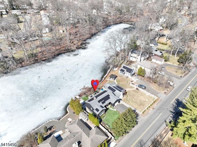 131 Lakeside Blvd, Oakland Boro, NJ 07436