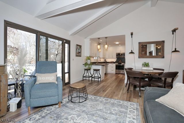 131 Lakeside Blvd, Oakland Boro, NJ 07436