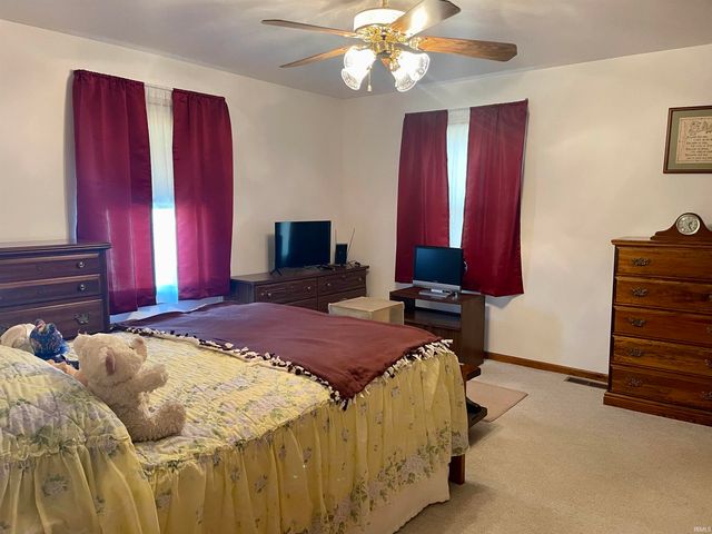 587 E Markle Road, Huntington, IN 46750