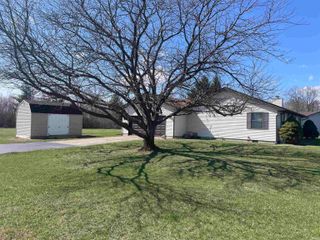 587 E Markle Road, Huntington, IN 46750