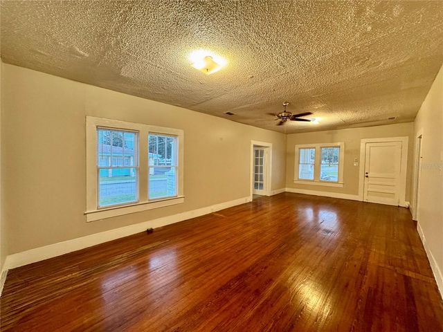 235 SW COLUMBIA AVENUE, Lake City, FL 32025