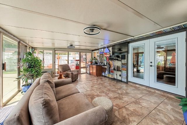 2512 Glassboro Circle, Arlington, TX 76015