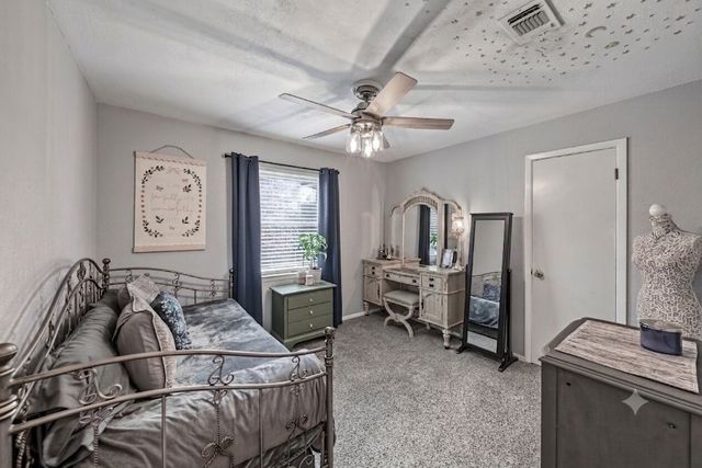 2512 Glassboro Circle, Arlington, TX 76015