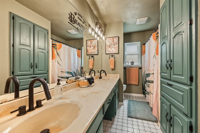 2512 Glassboro Circle, Arlington, TX 76015