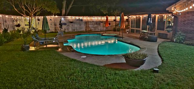 2512 Glassboro Circle, Arlington, TX 76015