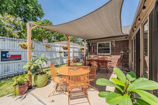 2512 Glassboro Circle, Arlington, TX 76015