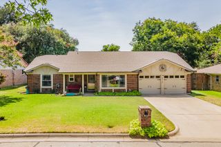 2512 Glassboro Circle, Arlington, TX 76015