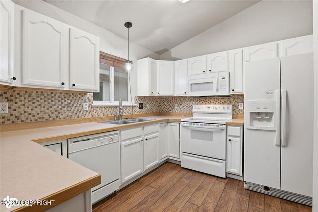 1914 Sturbridge Court, Anchorage, AK 99507