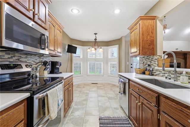 907 Hemlock Street, Paola, KS 66071
