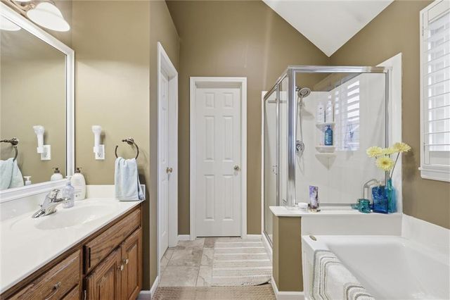 907 Hemlock Street, Paola, KS 66071
