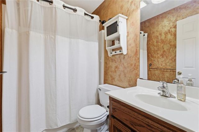 907 Hemlock Street, Paola, KS 66071
