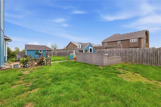 907 Hemlock Street, Paola, KS 66071