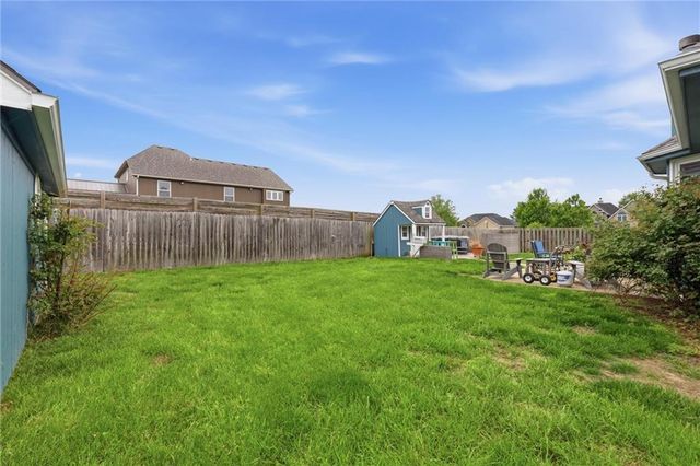 907 Hemlock Street, Paola, KS 66071