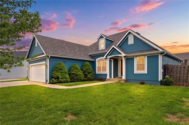 907 Hemlock Street, Paola, KS 66071