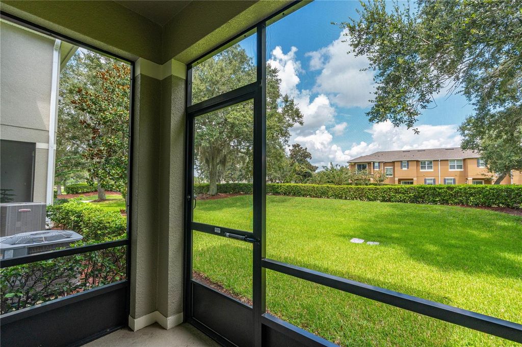 Image 6 of property listing at 104 MISTY GLEN LANE, Daytona Beach, FL 32124