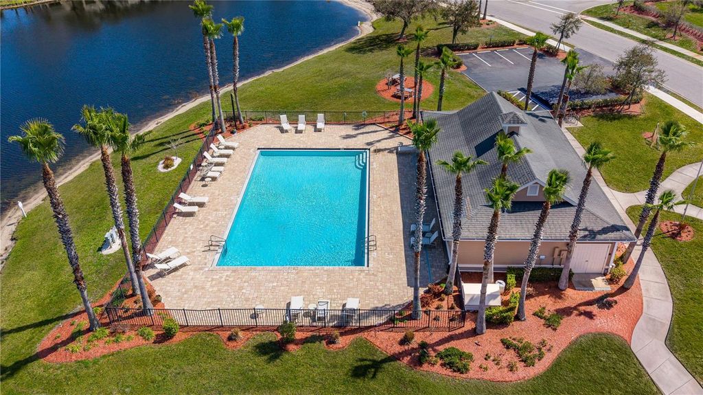 Image 9 of property listing at 104 MISTY GLEN LANE, Daytona Beach, FL 32124