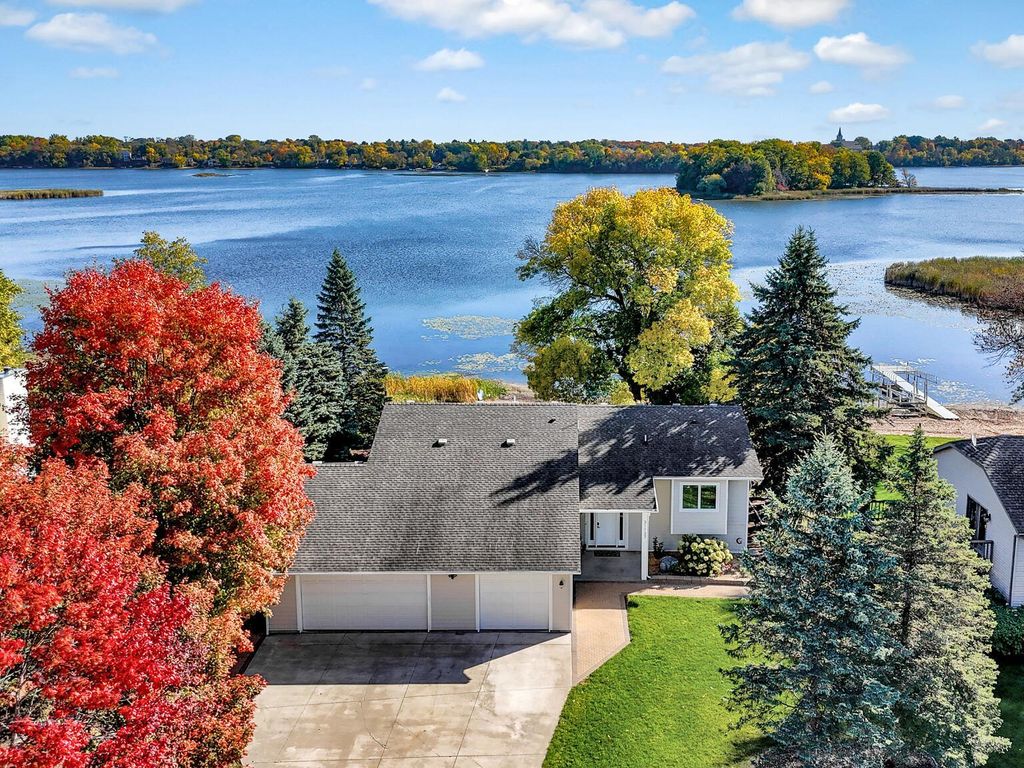 31137 Peninsula Avenue, Lindstrom, MN 55045 — photo 2