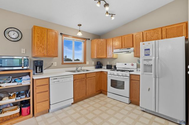 3610 HEMLOCK, Rapid City, SD 57701